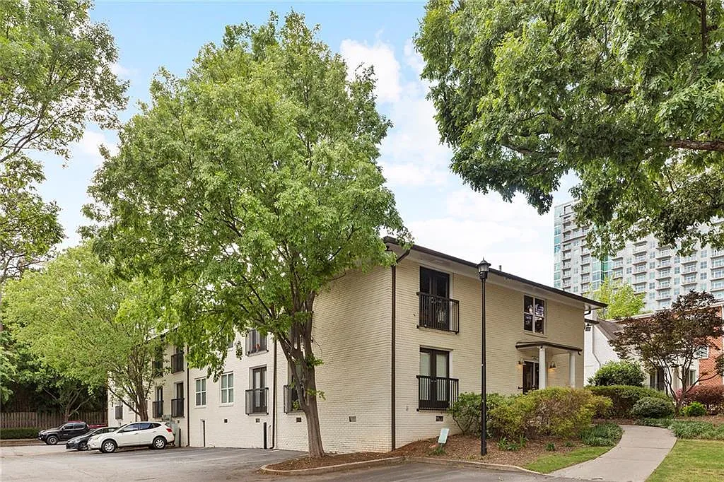 48 Peachtree Avenue NE — Photo 1