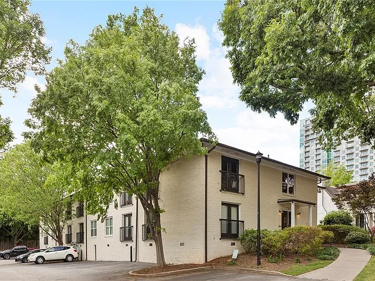 48 Peachtree Ave #416 — Photo 1