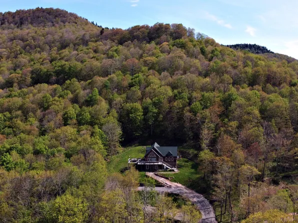 6239 Cass Rd, Slatyfork, WV 26291