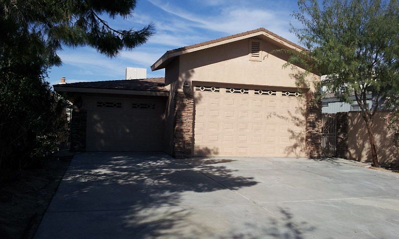 1st image of 607 Riverfront Dr