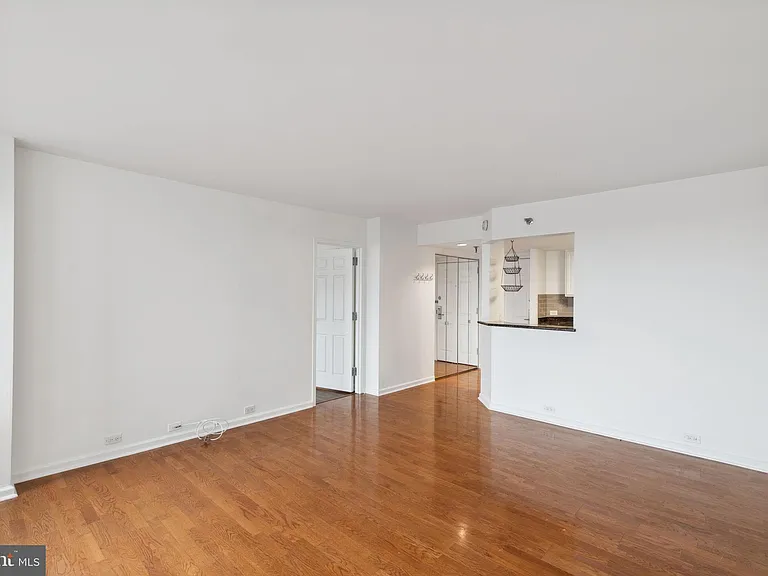 2001 Hamilton St #1103 — Photo 5