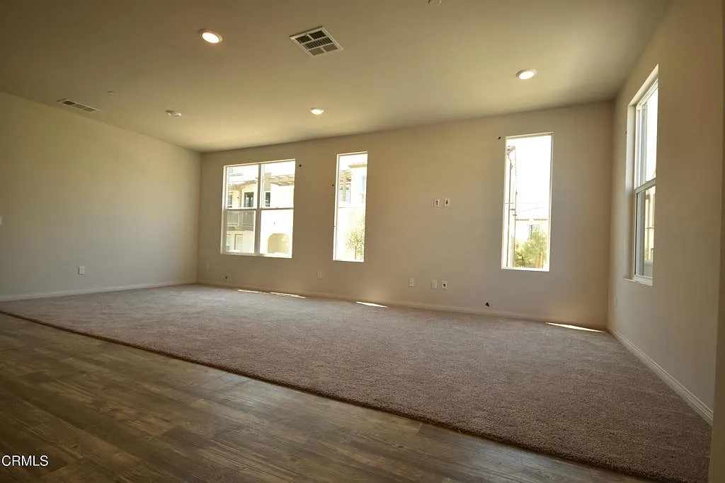 3 bed, 2.5 bath, 1619 sqft, $3,800 — Photo 4
