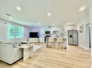 1009 Pinebrook Dr, Clearwater, FL 33755