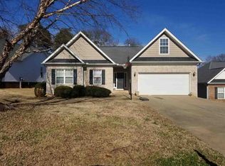 107 Heritage Creek Dr, Boiling Springs, SC 29316