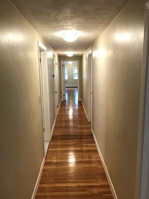 2nd image of 290 Eaton St