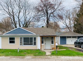 410 Edgewater Dr, Algonac, MI