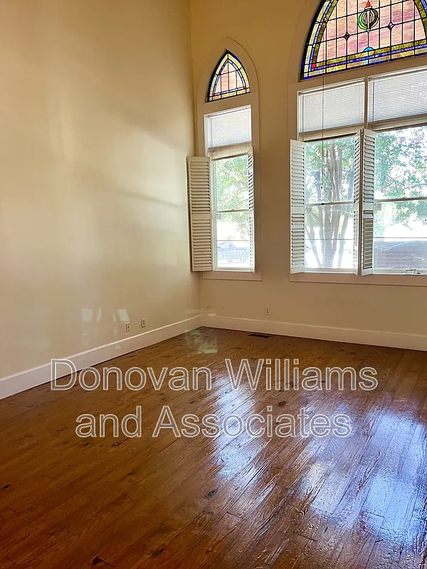 135 E Wilson Ave — Photo 3