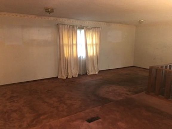 3rd image of 1607 Glenwood Dr