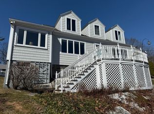 23 Edgewater Rd, Falmouth, ME 04105
