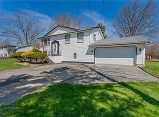 1863 Beaver Trl, Mineral Ridge, OH 44440