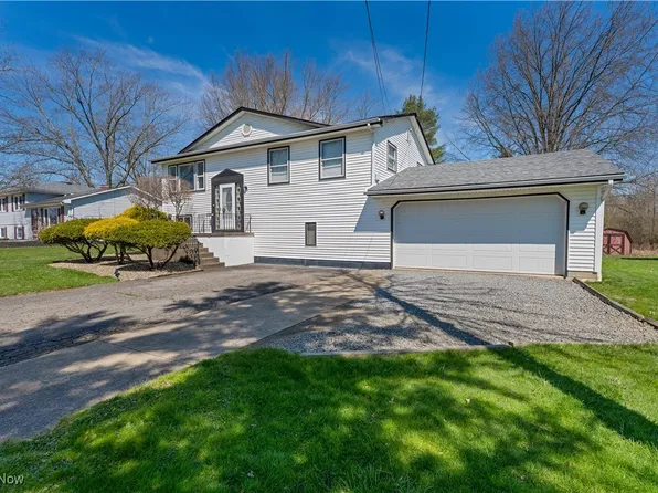 1863 Beaver Trl, Mineral Ridge, OH 44440