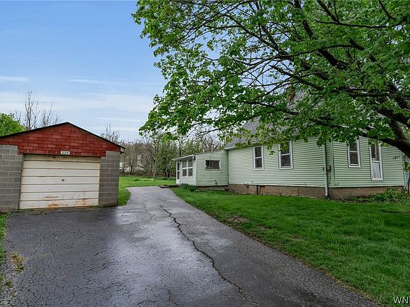 4th image of 994 Ridge Rd