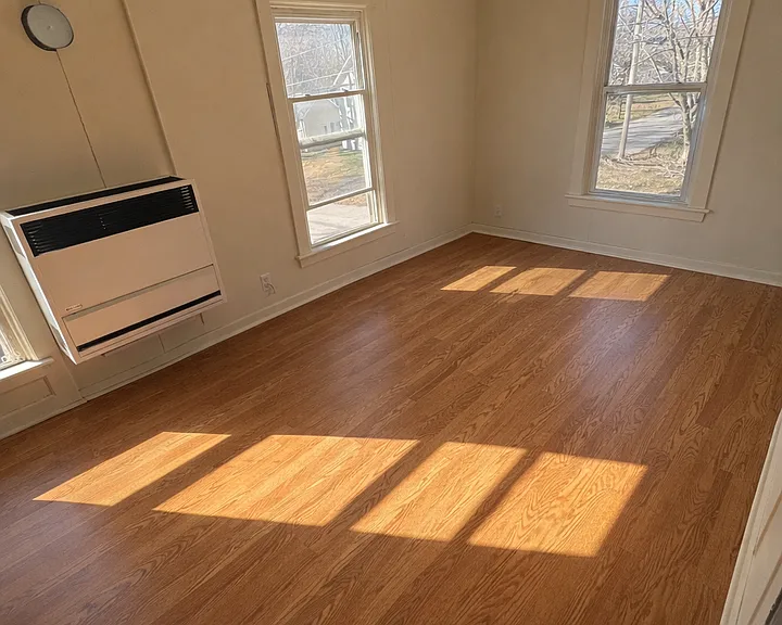 254 W Elm St — Photo 1