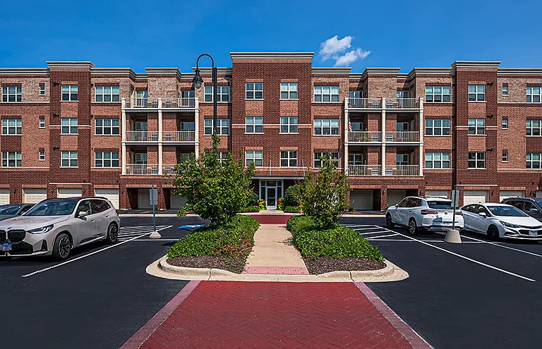 The Residences of Orland Park Crossing — Photo 27