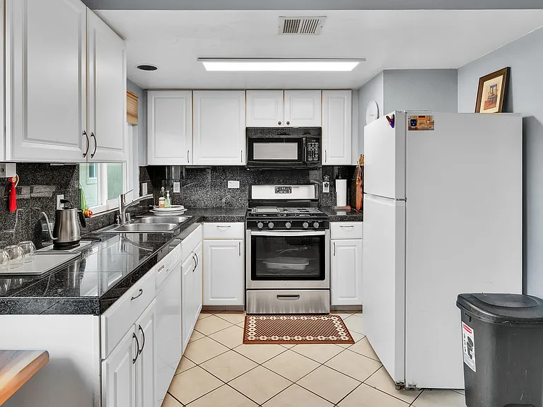 4523 College Way #H — Photo 10