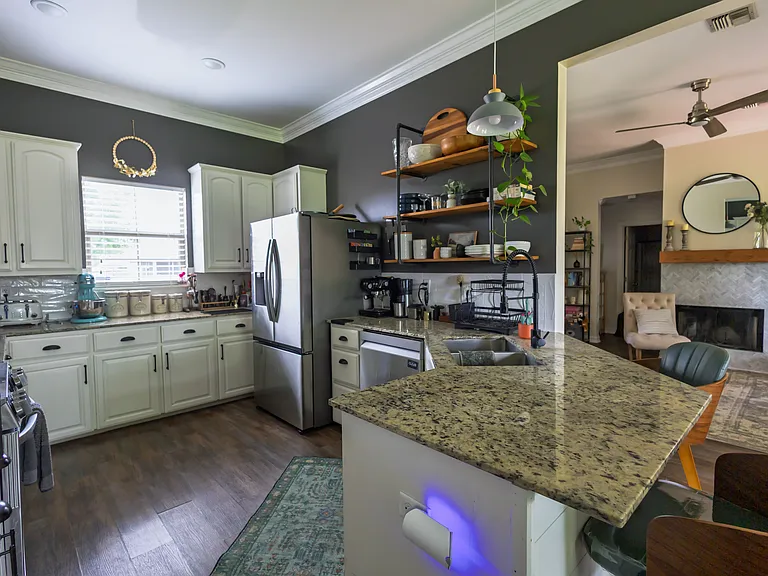 303 Spike Ln — Photo 9