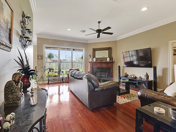 3rd image of 300 Lahasky Dr