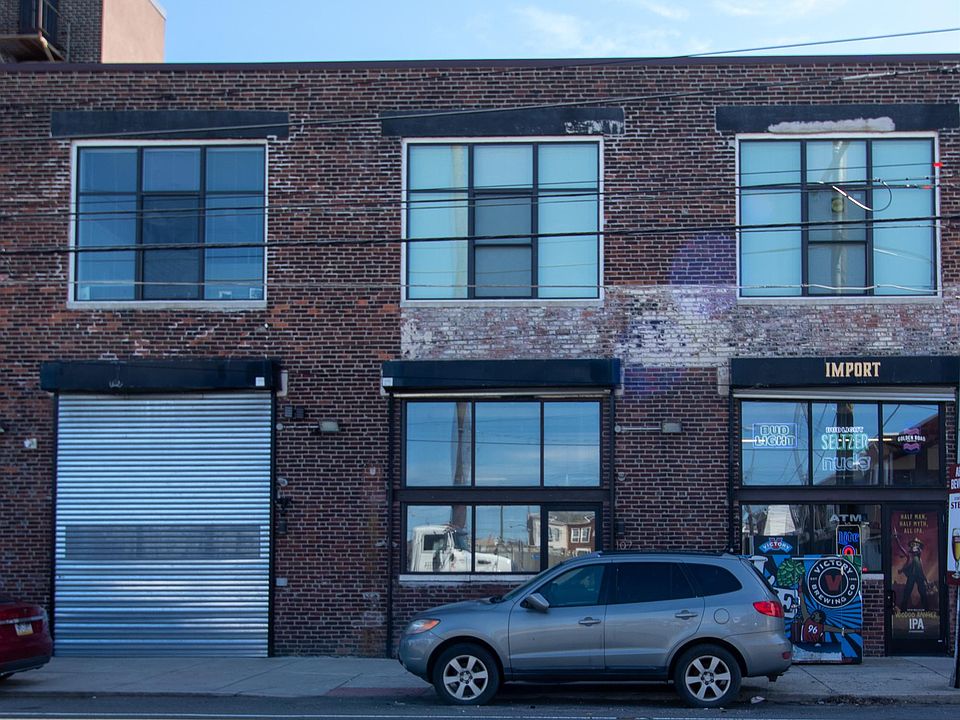 1st image of 3421 Richmond St #107