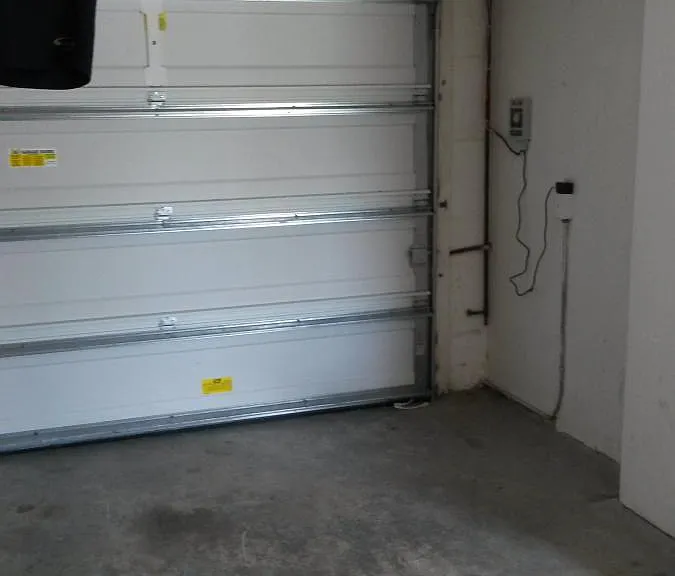 Single care garage