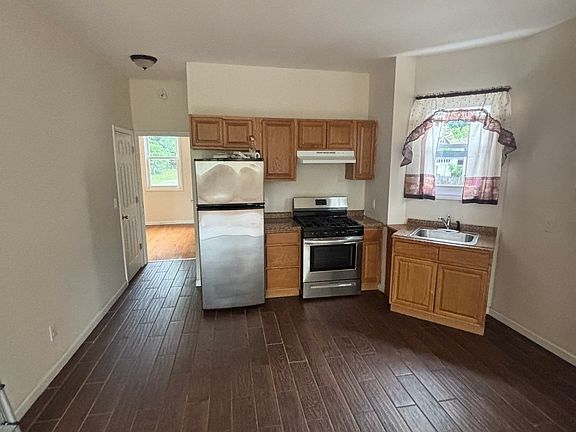 3rd image of 120 Orange Ave APT 1