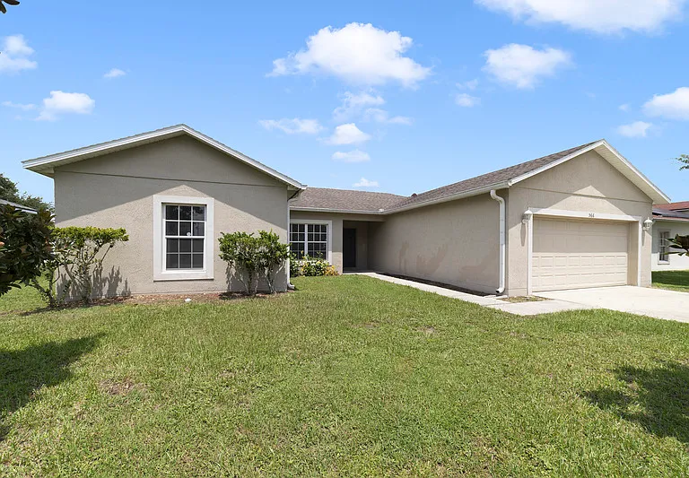 566 Hummingbird Ct — Photo 1