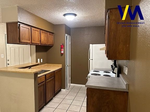 3rd image of 3616 Fairmeadows St APT 205