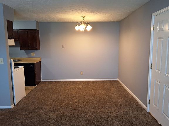 3rd image of 345 Elmwood Dr APT 21