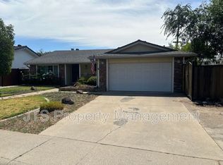 2128 W La Loma Dr, Rancho Cordova, CA 95670