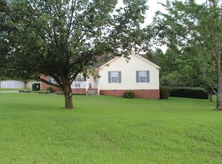 183 W Hester Rd, Cottontown, TN 37048