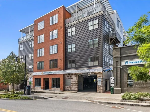 193 St Paul Street #402, Burlington, VT 05401