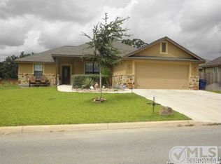 1845 Wayward Trl, Pleasanton, TX 78064