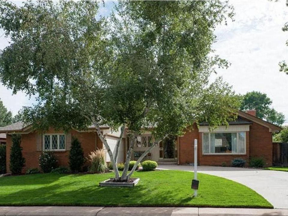 Great house on a low-traffic, quiet street!