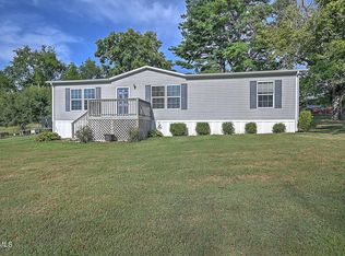 1559 Independence Ave, Mount Carmel, TN 37645