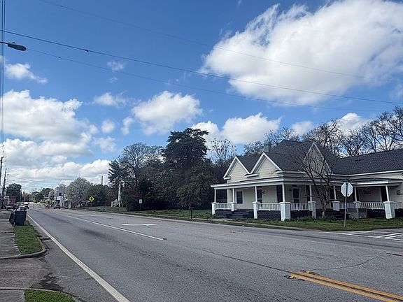 3rd image of 18215 Main St