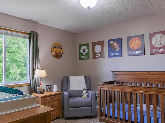 5th image of 211 Clover Ct