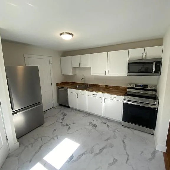 2413 Webster Ct — Photo 7