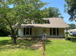 1014 8th St, Statesville, NC 28677
