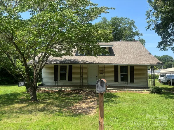 1014 8th St, Statesville, NC 28677