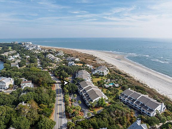 3rd image of 17 Beach Club Villas Ct