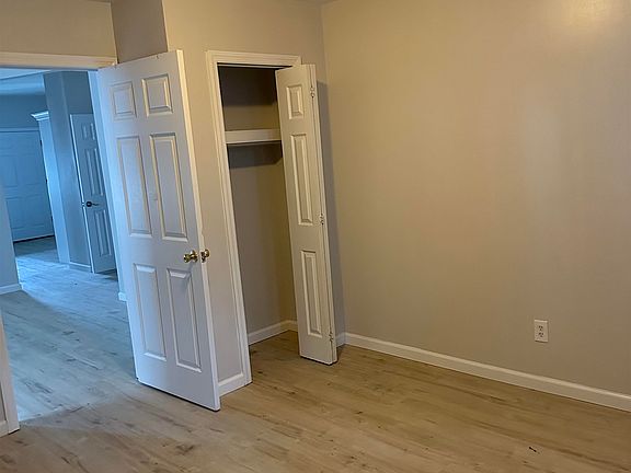 4th image of 34 Humphrey Ave #1