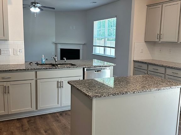 5th image of 3722 Waterford Oak Trl