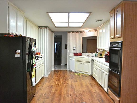 5th image of 856 Tufts Ct