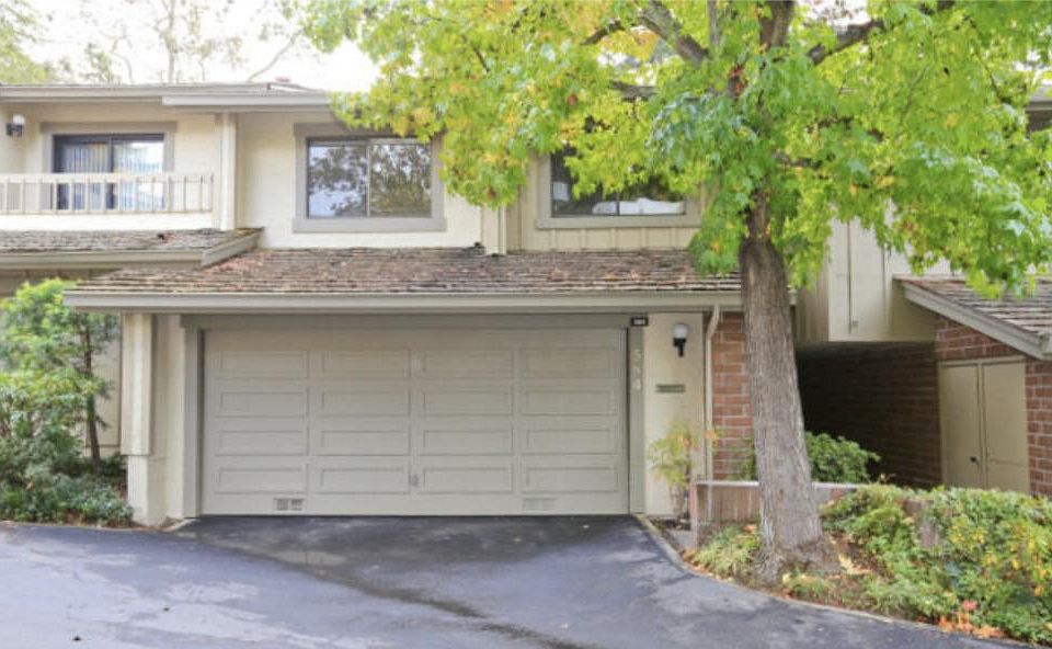1st image of 584 Sand Hill Cir