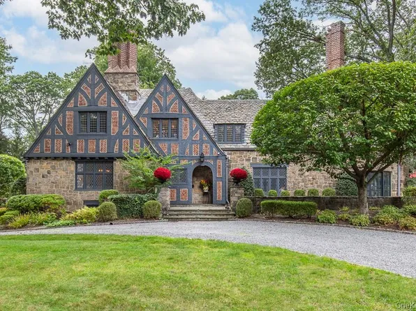 21 Hampshire Road, Bronxville, NY 10708