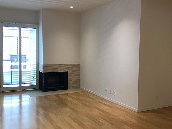 3rd image of 11808 Dorothy St APT 106