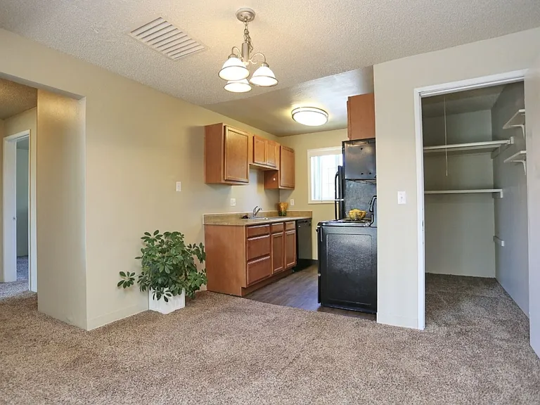 Heather Ridge Apartments — Photo 54