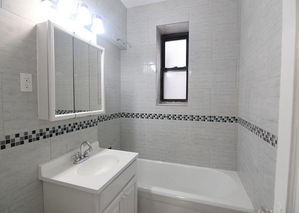2nd image of 178 E 95th St APT 11B