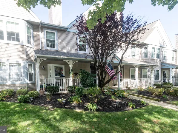 202 Sweetwater Dr, Cinnaminson, NJ 08077