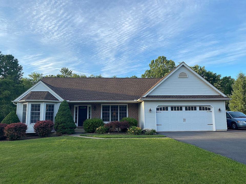 2nd image of 330 Woodcrest Dr