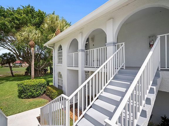 3rd image of 259 Deerwood Cir APT 6